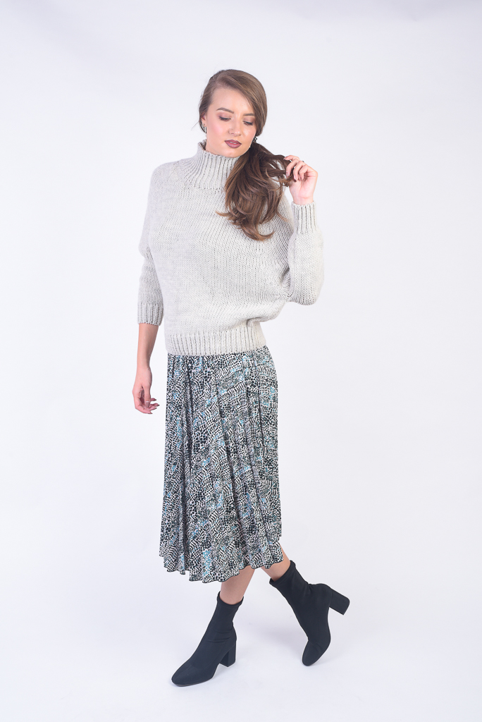 Pulover gri din lână cu manecă raglan