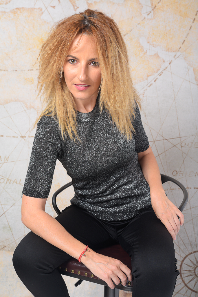 Top negru cu lurex argintiu 